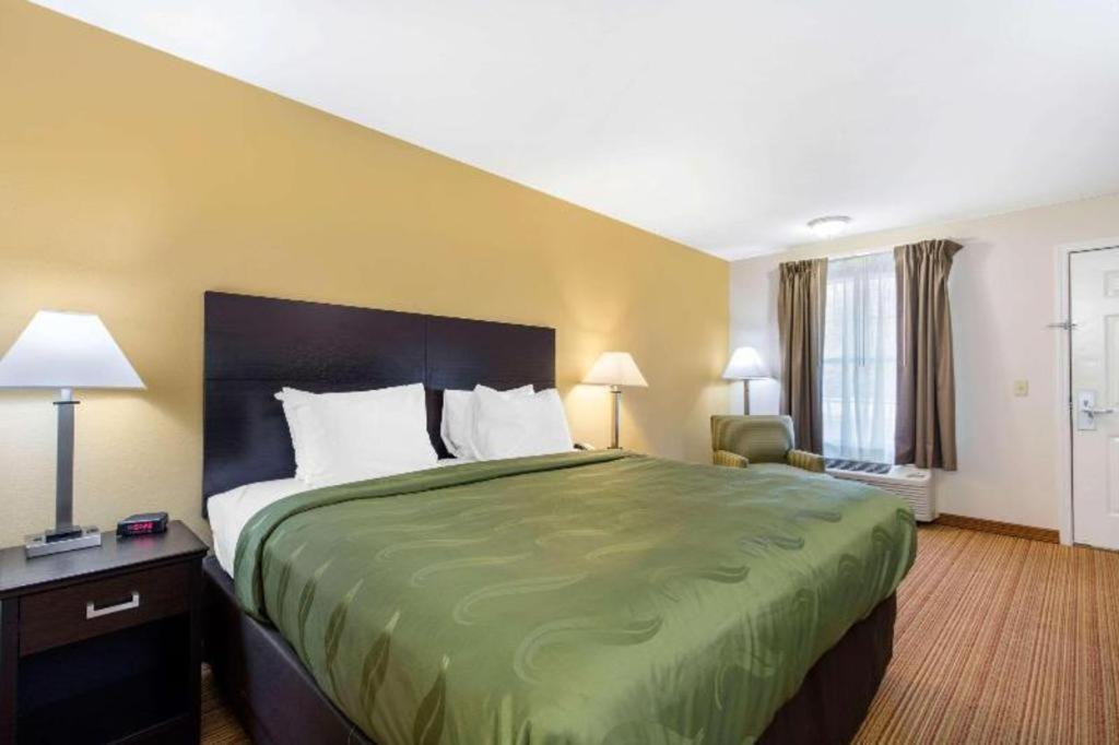 Quality Inn Arab Hwy 231 Bagian luar foto
