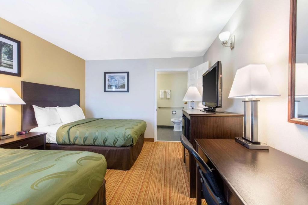 Quality Inn Arab Hwy 231 Bagian luar foto