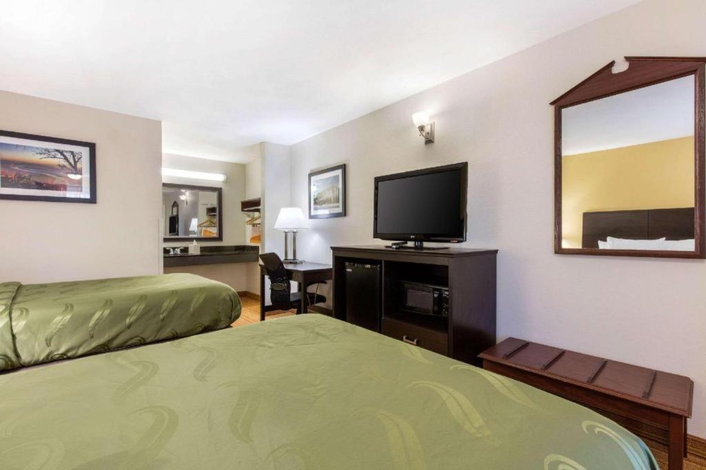 Quality Inn Arab Hwy 231 Bagian luar foto