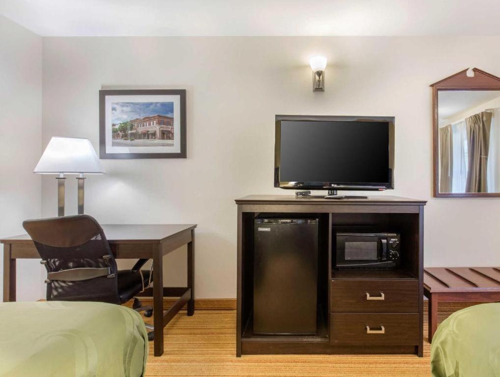 Quality Inn Arab Hwy 231 Bagian luar foto