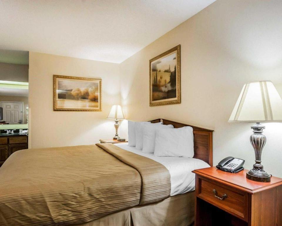 Quality Inn Arab Hwy 231 Bagian luar foto